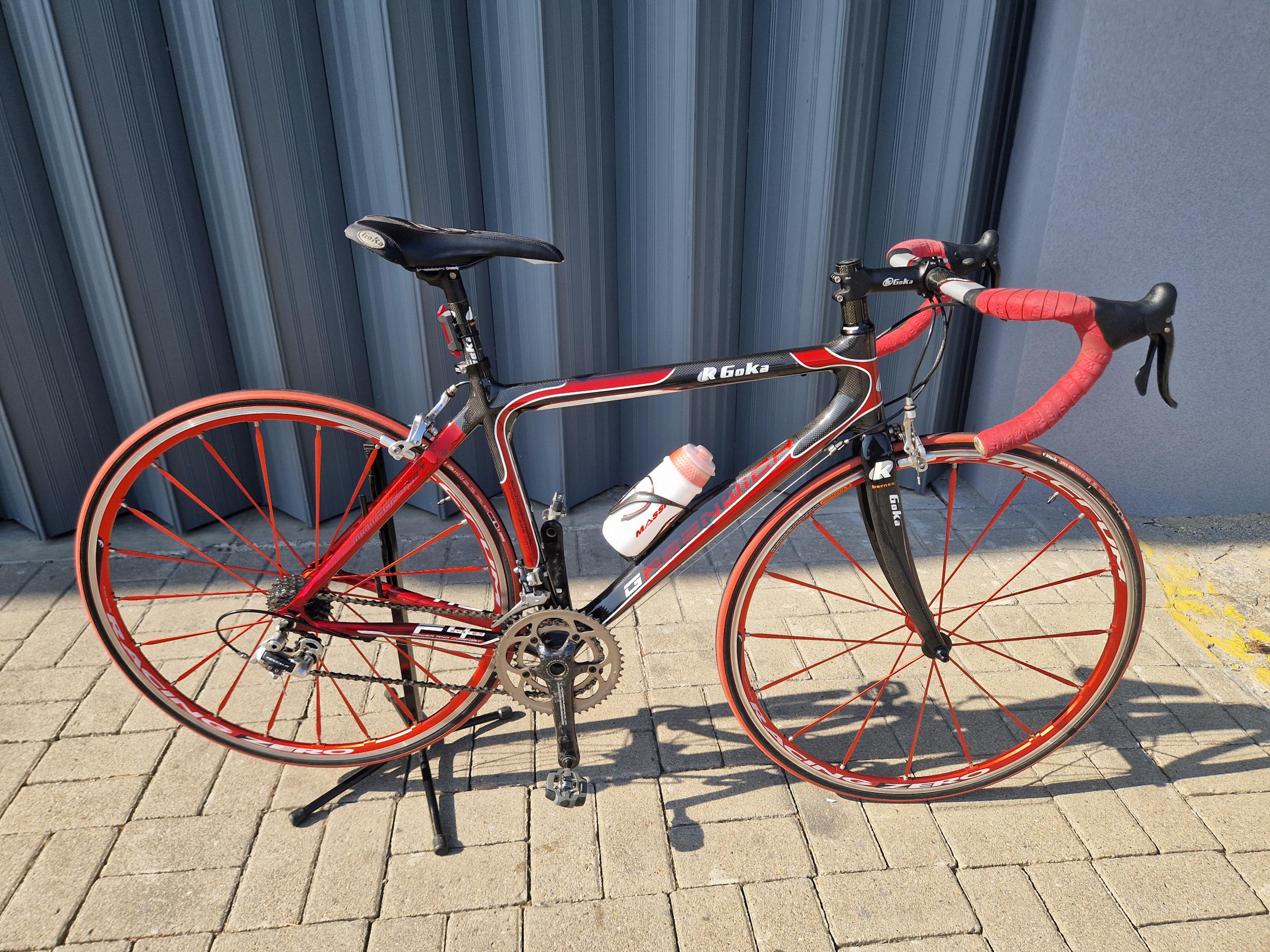 Bicicleta de estrada Goka em Carbono, rodas fulcrum racing zero