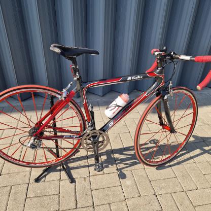 Bicicleta de estrada Goka em Carbono